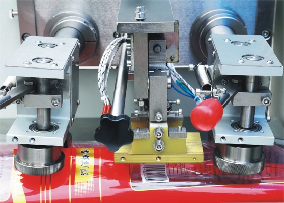 Verdura della macchina di Automatic Food Packaging del regolatore dello SpA con la percezione di lunghezza