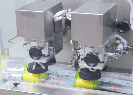 Automatizzato ricambiando la macchina imballatrice del sacchetto orizzontale con il film del PE