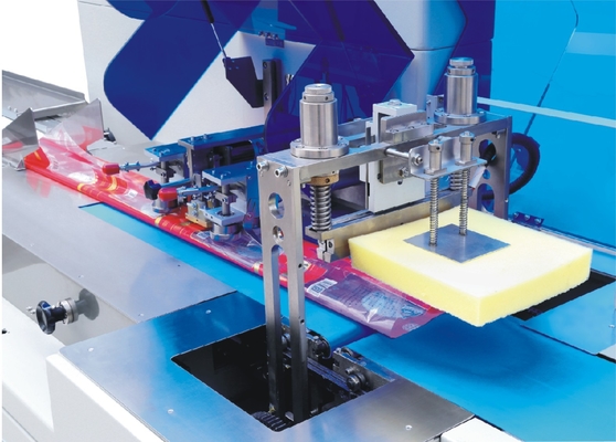 Ricambiare il dispositivo orizzontale automatico del rinforzo della macchina imballatrice di flusso